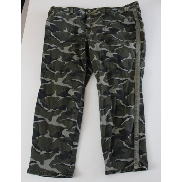 Torrid Women's High Rise Camo Ankle Crop Jeggings Plus Size 22 - Picture 2 of 7